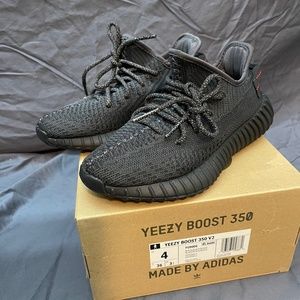 UNISEX reflective yeezy boost 350 v2 black